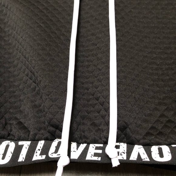 Quilted Textures Crop Top Tank Top Hoodie - Picture 3 of 12